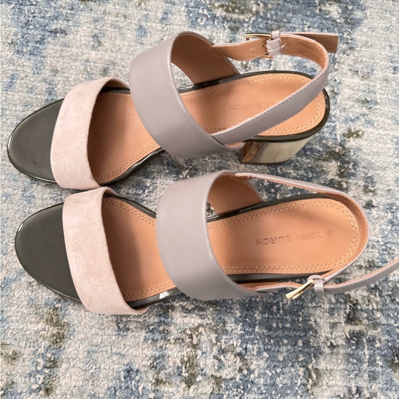 Tory Burch Gray and Tan Minimalist Sandals - Picture 3 of 15